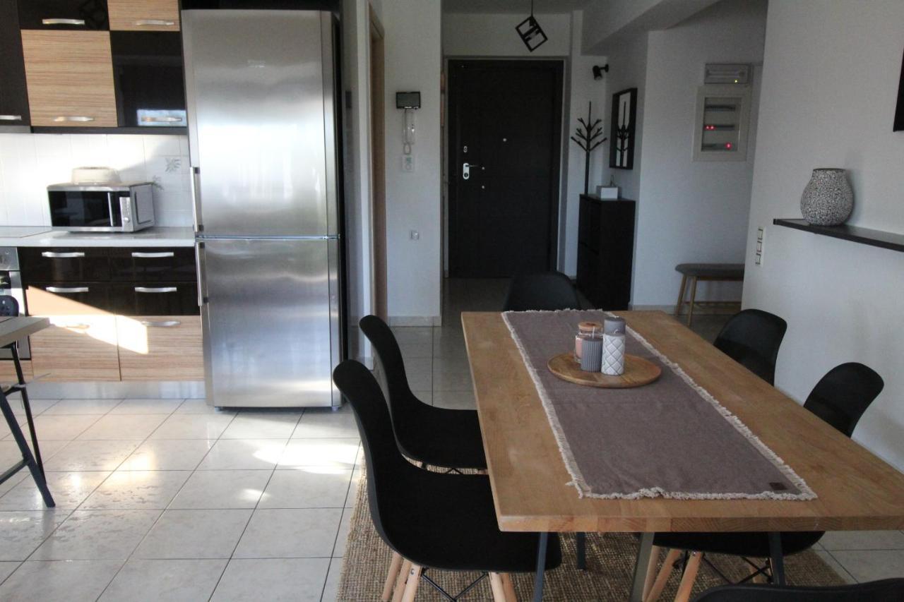 Lovely 2-Bedroom Apartment Athena Bagian luar foto