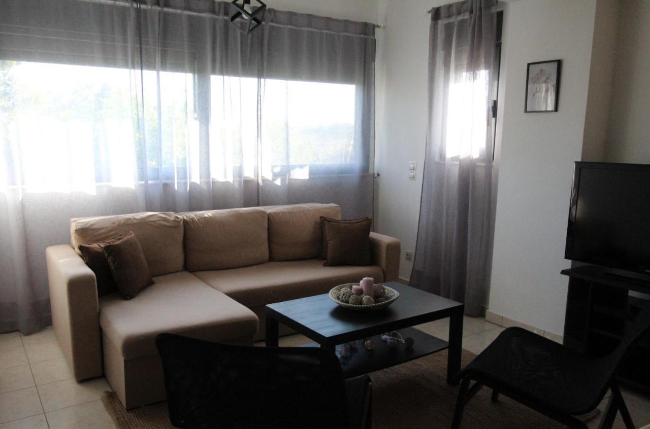 Lovely 2-Bedroom Apartment Athena Bagian luar foto