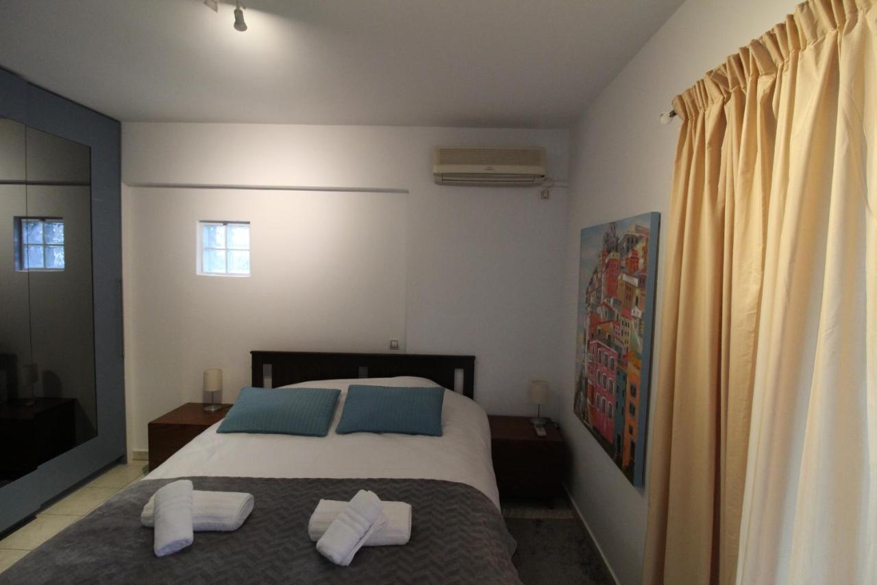 Lovely 2-Bedroom Apartment Athena Bagian luar foto