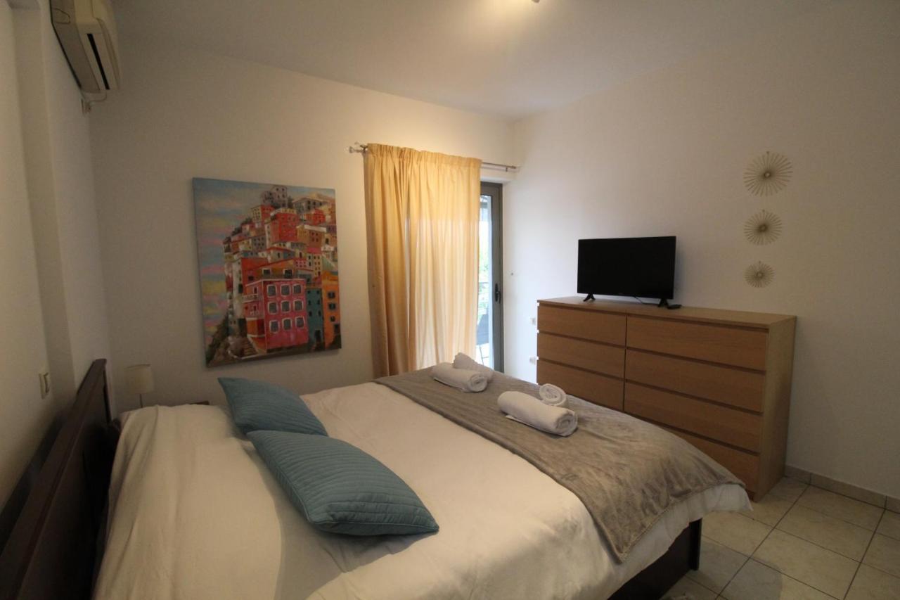 Lovely 2-Bedroom Apartment Athena Bagian luar foto