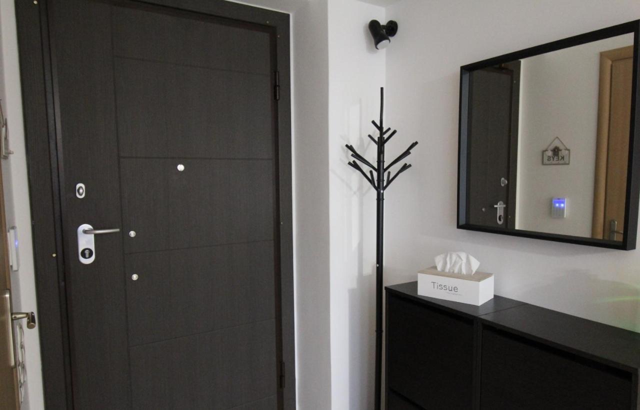 Lovely 2-Bedroom Apartment Athena Bagian luar foto